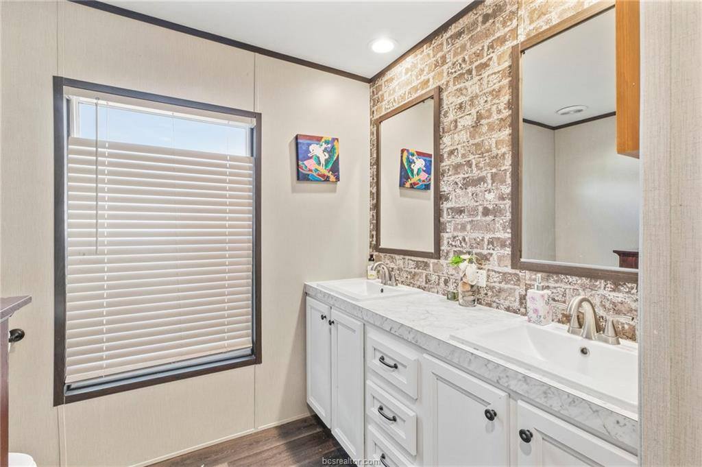 2791 Canyon Drive, Caldwell, TX 77836