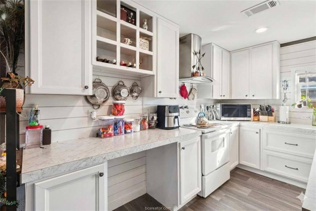 2791 Canyon Drive, Caldwell, TX 77836