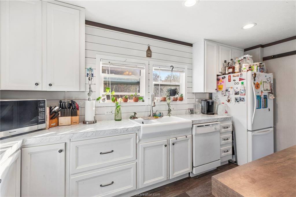 2791 Canyon Drive, Caldwell, TX 77836