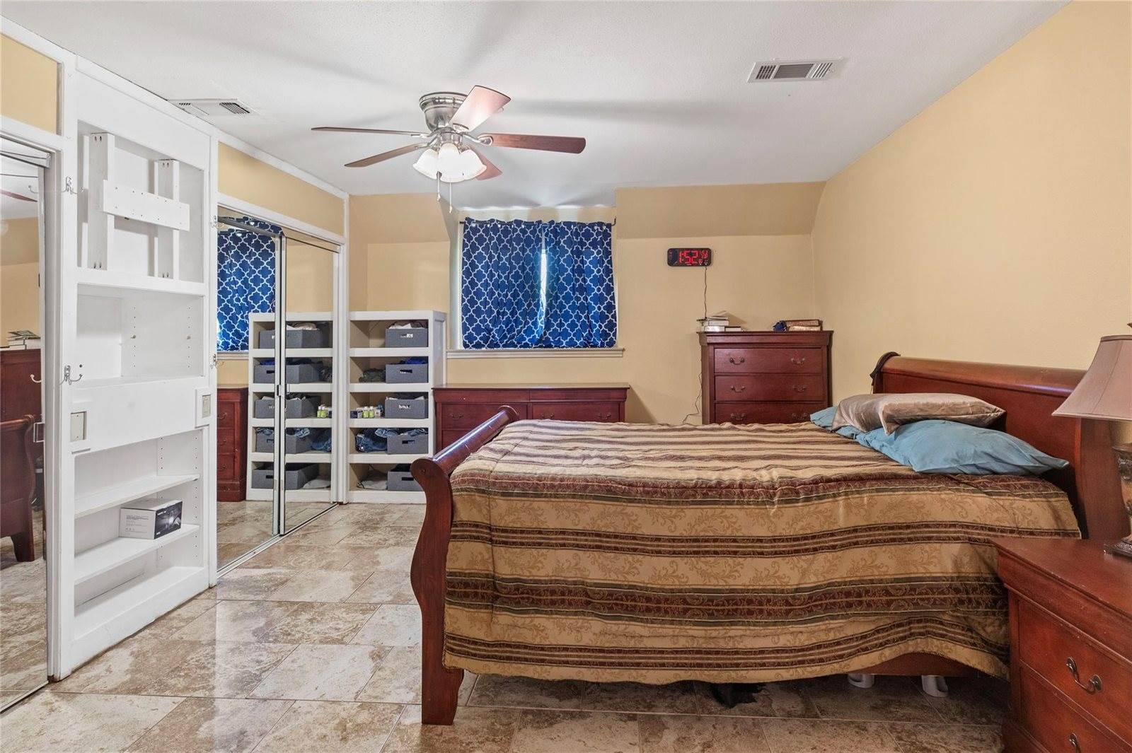 2513 Broadmoor Drive, Bryan, TX 77802