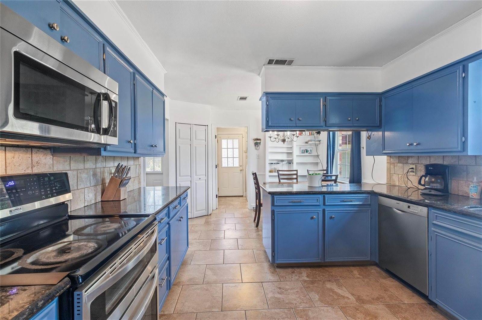 2513 Broadmoor Drive, Bryan, TX 77802