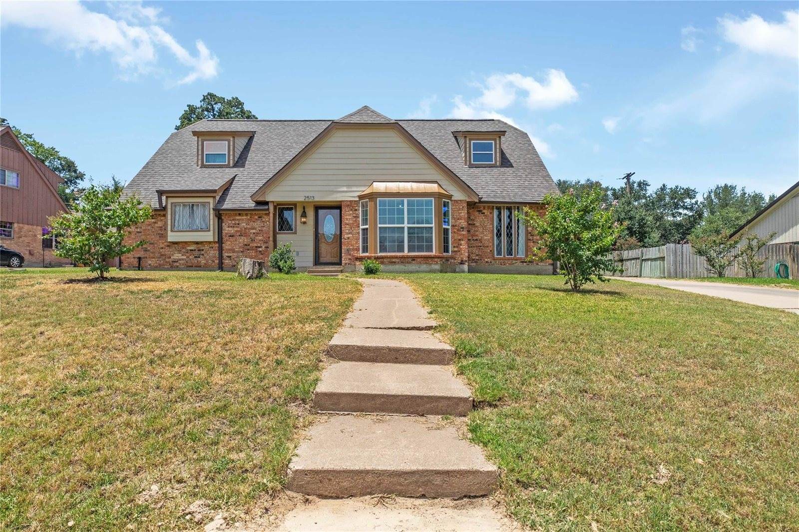 2513 Broadmoor Drive, Bryan, TX 77802