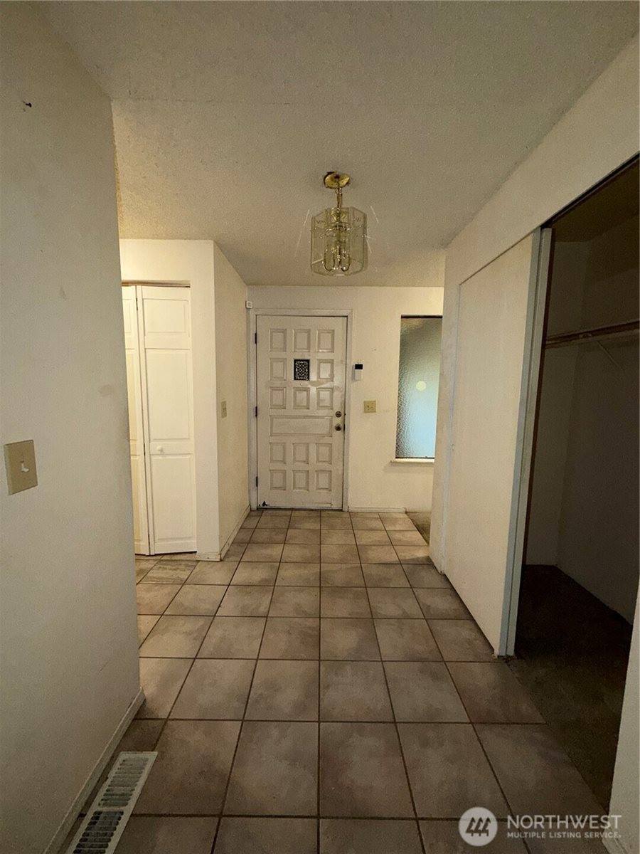 7106 38th Drive SE, Lacey, WA 98503