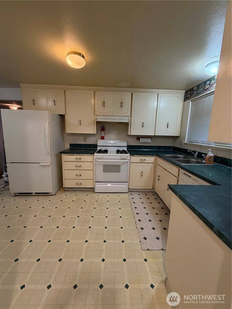 7106 38th Drive SE, Lacey, WA 98503