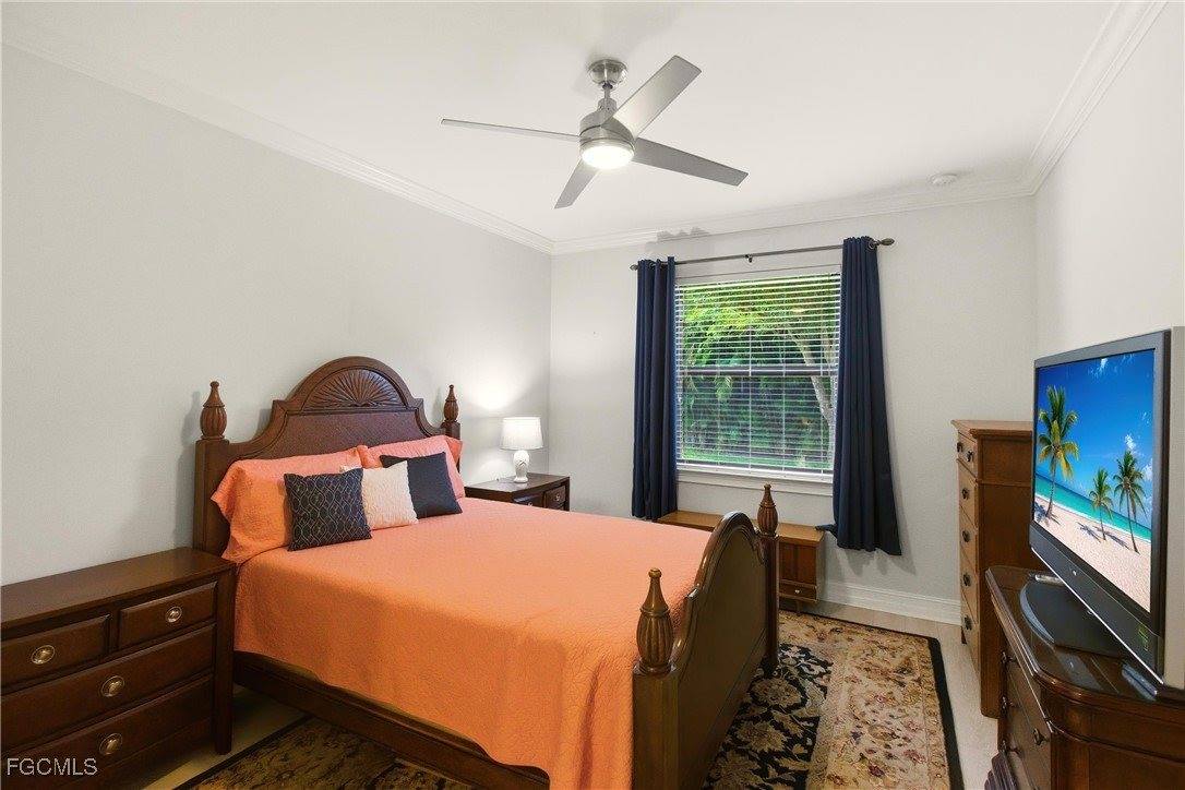 7866 Bucks Run Drive, Naples, FL 34120