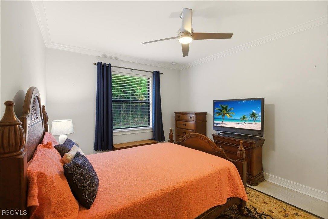 7866 Bucks Run Drive, Naples, FL 34120