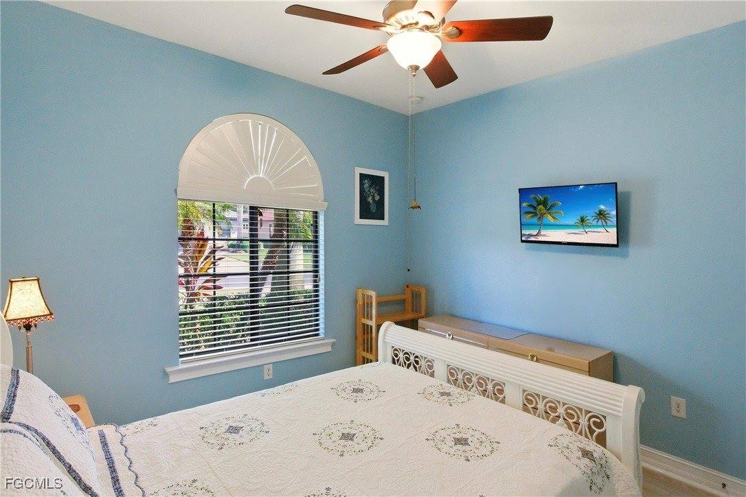 7866 Bucks Run Drive, Naples, FL 34120