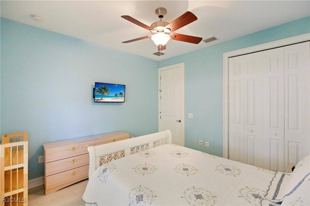 7866 Bucks Run Drive, Naples, FL 34120