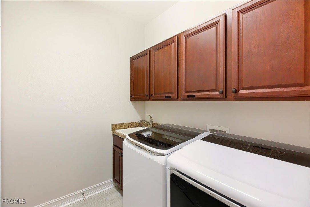 7866 Bucks Run Drive, Naples, FL 34120