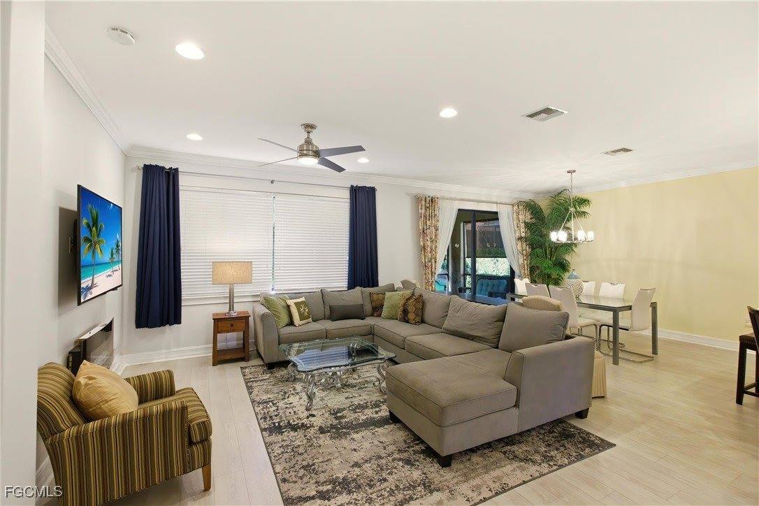 7866 Bucks Run Drive, Naples, FL 34120