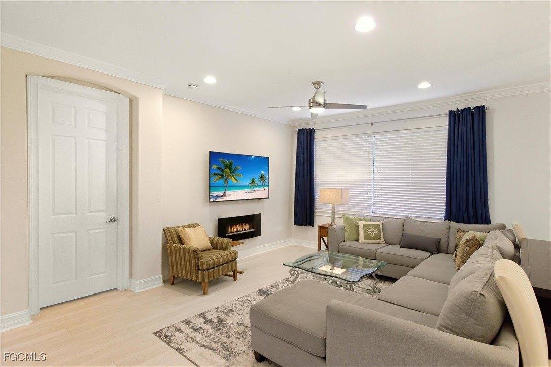 7866 Bucks Run Drive, Naples, FL 34120