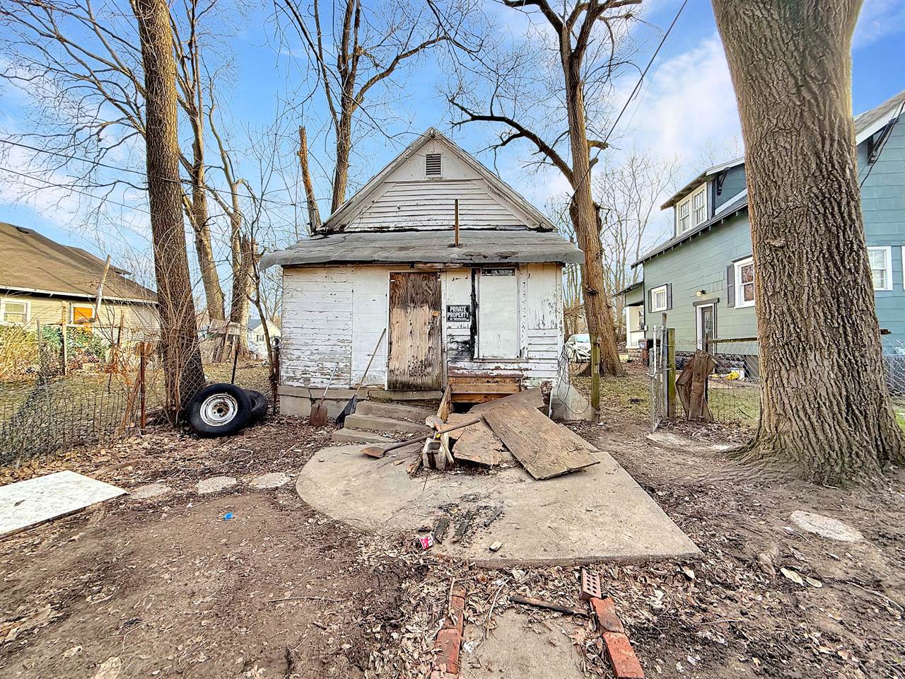 1513 S 21st St, Terre Haute, IN 47803