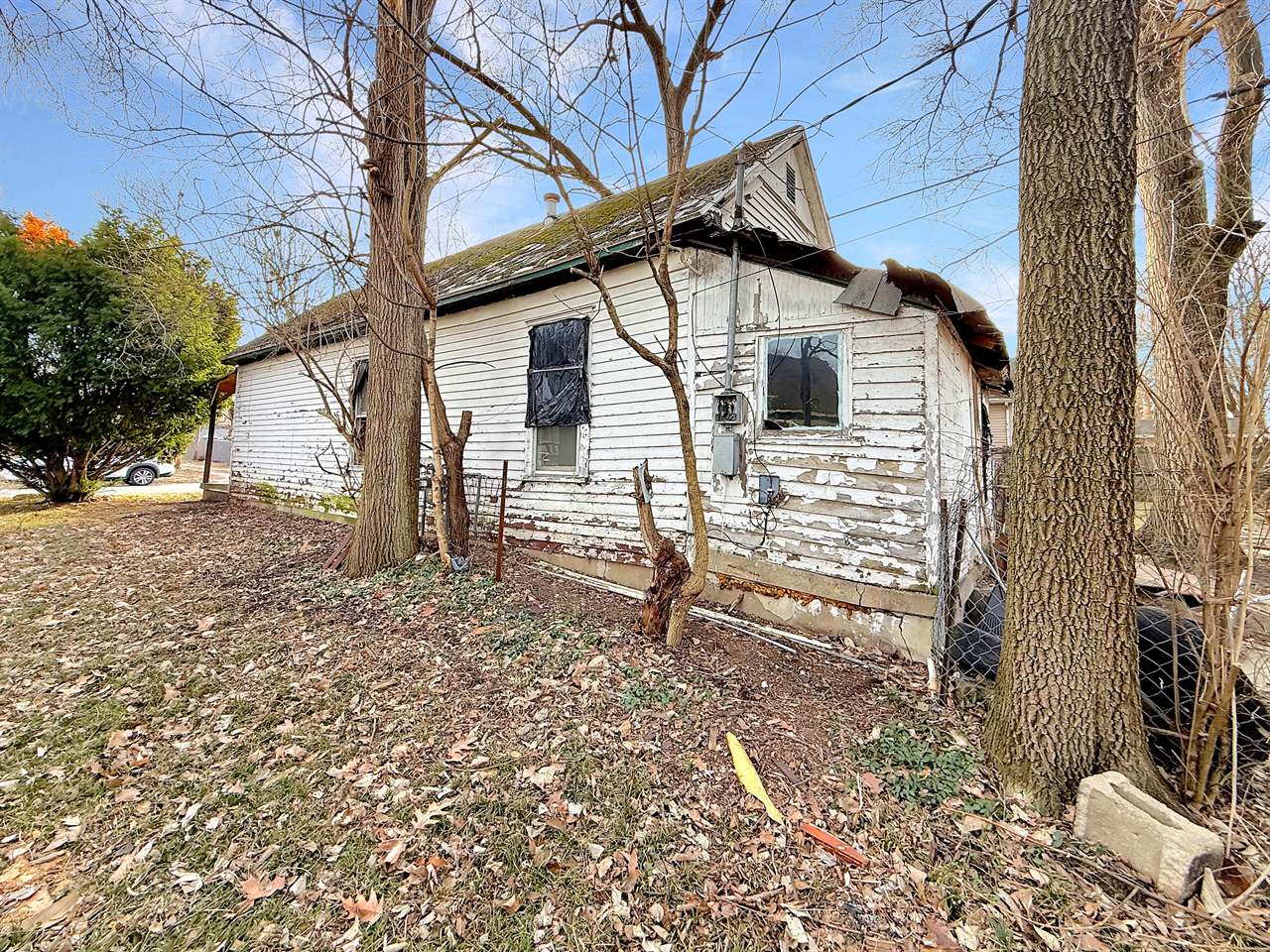 1513 S 21st St, Terre Haute, IN 47803