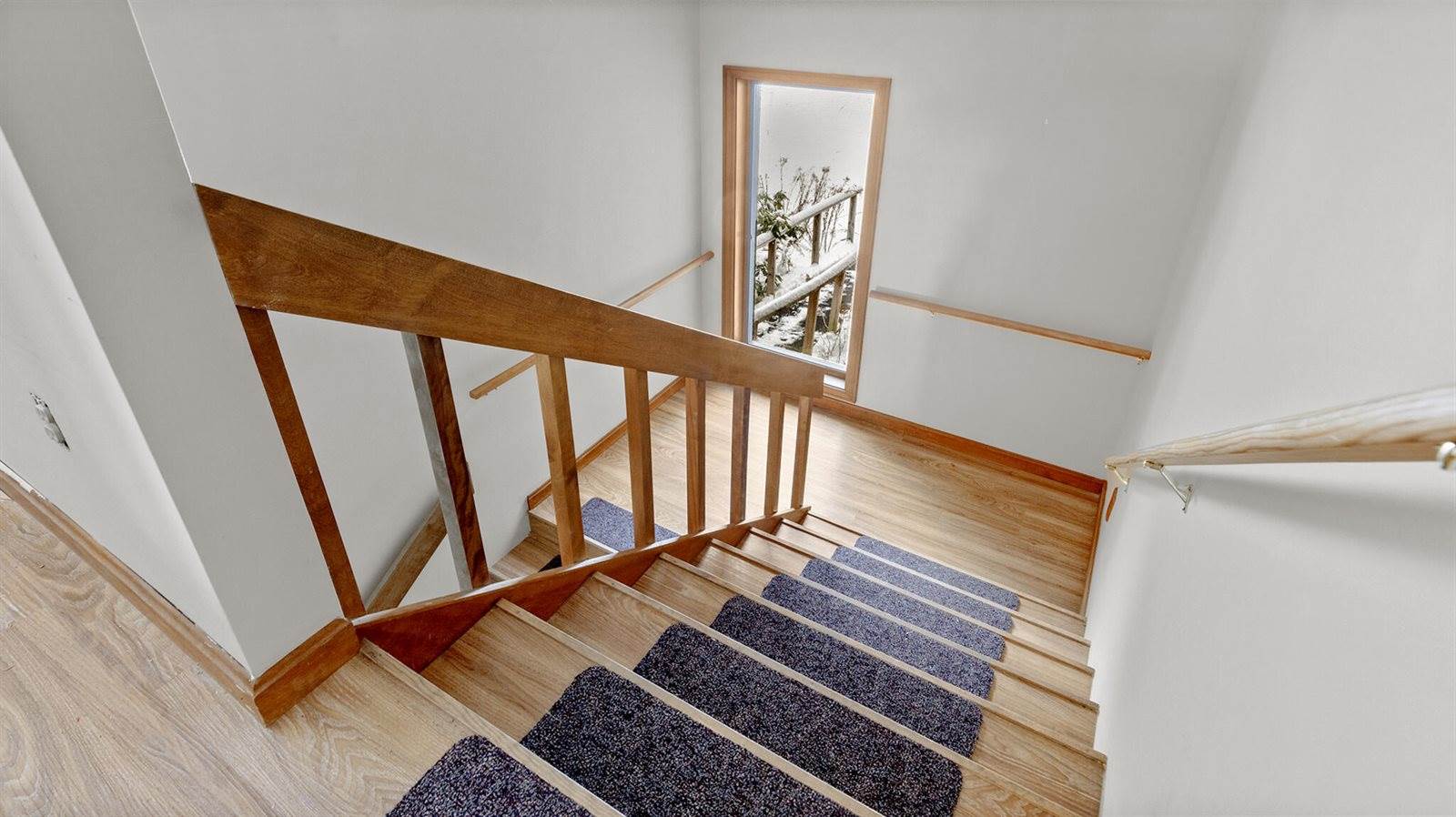 566 Deerfield Drive, Hermon, ME 04401