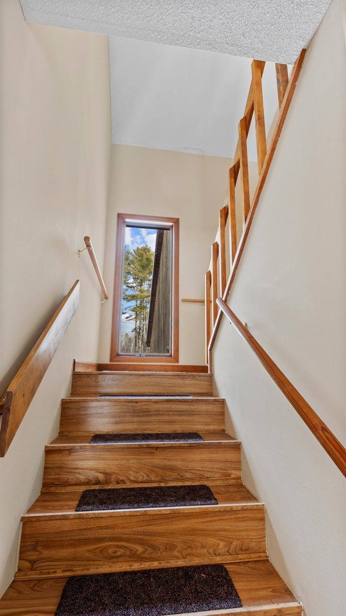 566 Deerfield Drive, Hermon, ME 04401