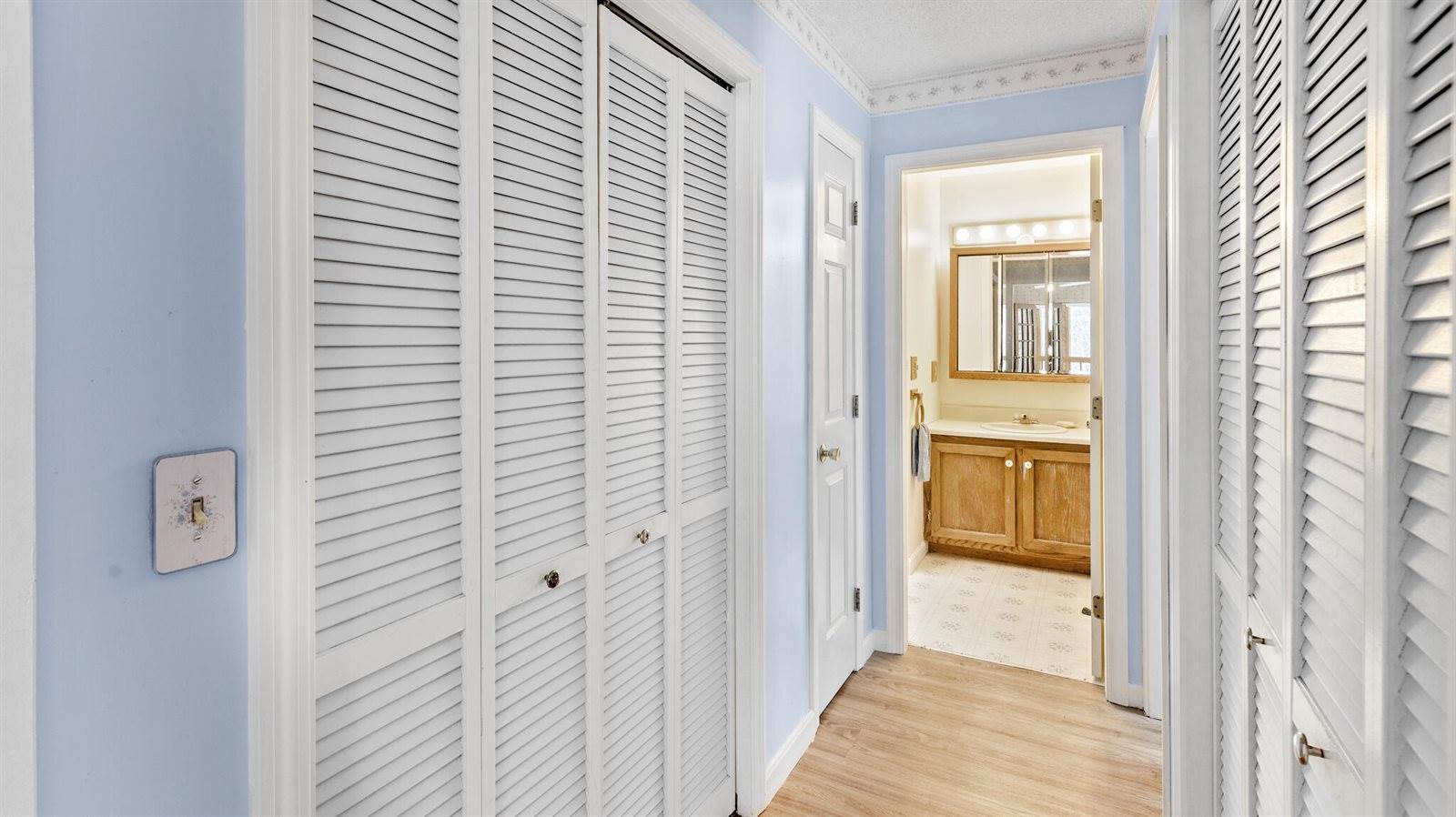 566 Deerfield Drive, Hermon, ME 04401