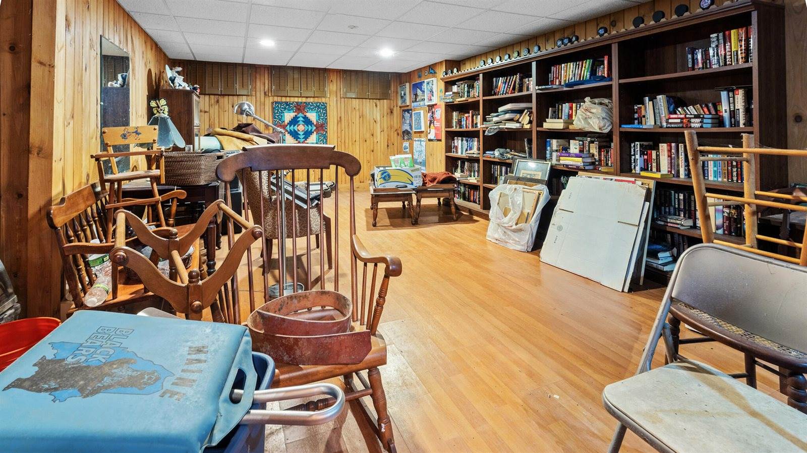 566 Deerfield Drive, Hermon, ME 04401