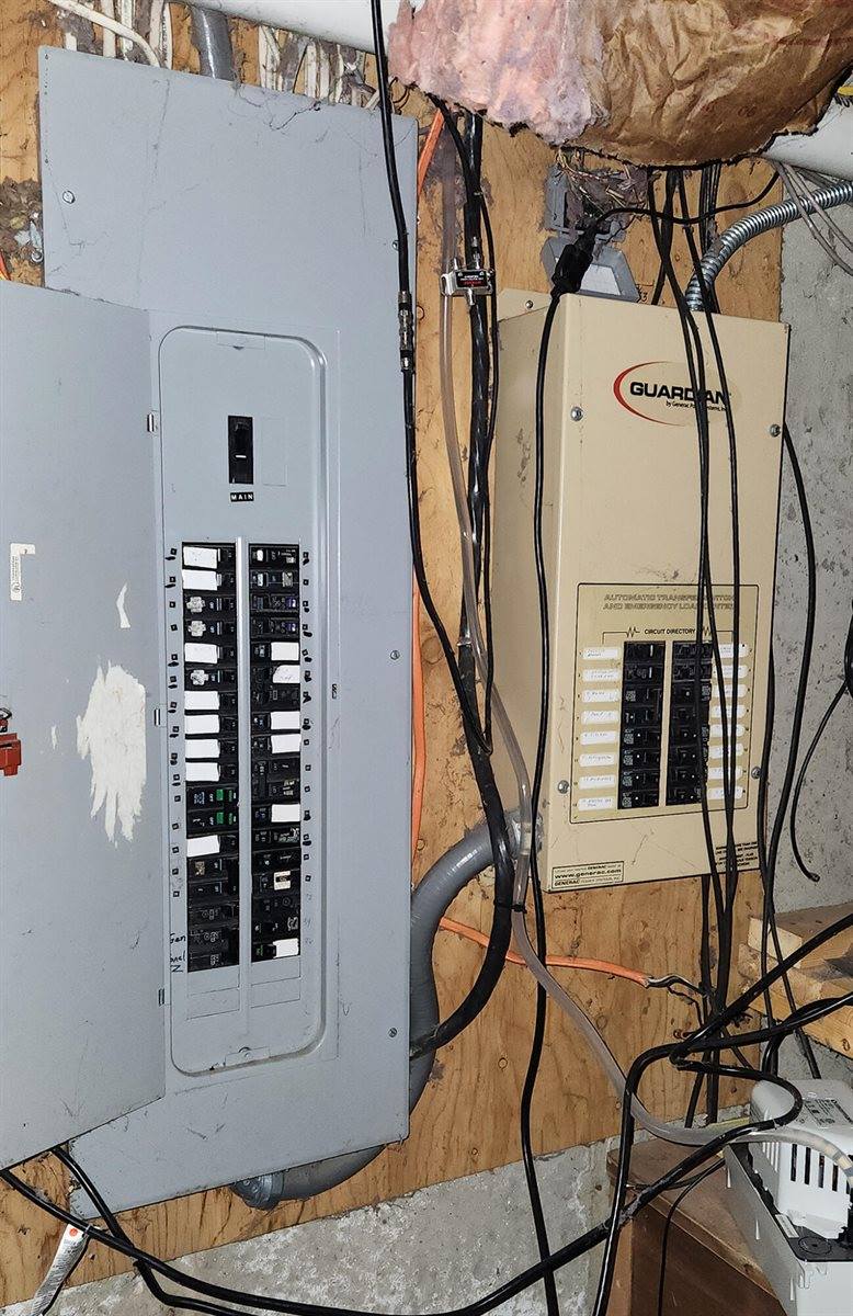 566 Deerfield Drive, Hermon, ME 04401