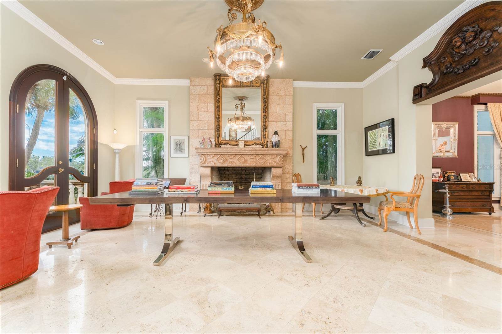 2152 Coffee Pot Boulevard NE, Saint Petersburg, FL 33704