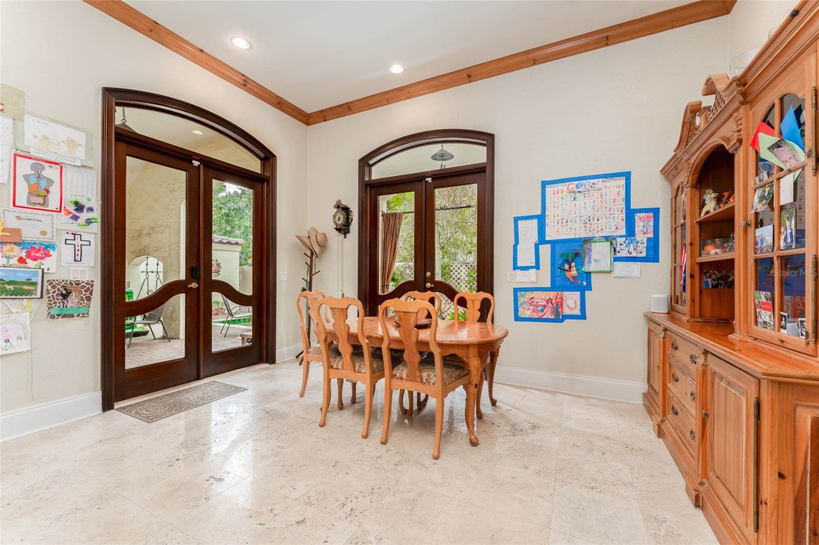 2152 Coffee Pot Boulevard NE, Saint Petersburg, FL 33704