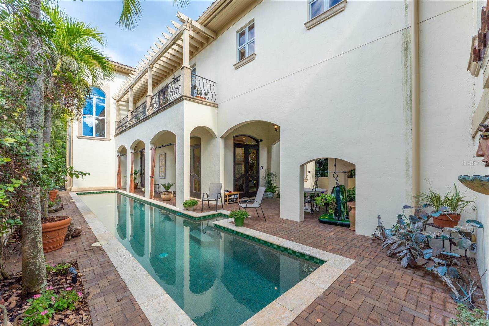 2152 Coffee Pot Boulevard NE, Saint Petersburg, FL 33704