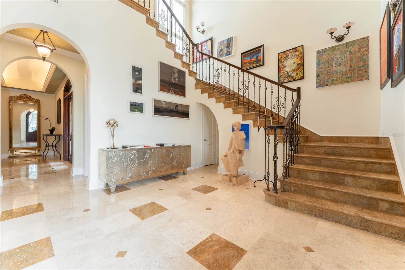 2152 Coffee Pot Boulevard NE, Saint Petersburg, FL 33704