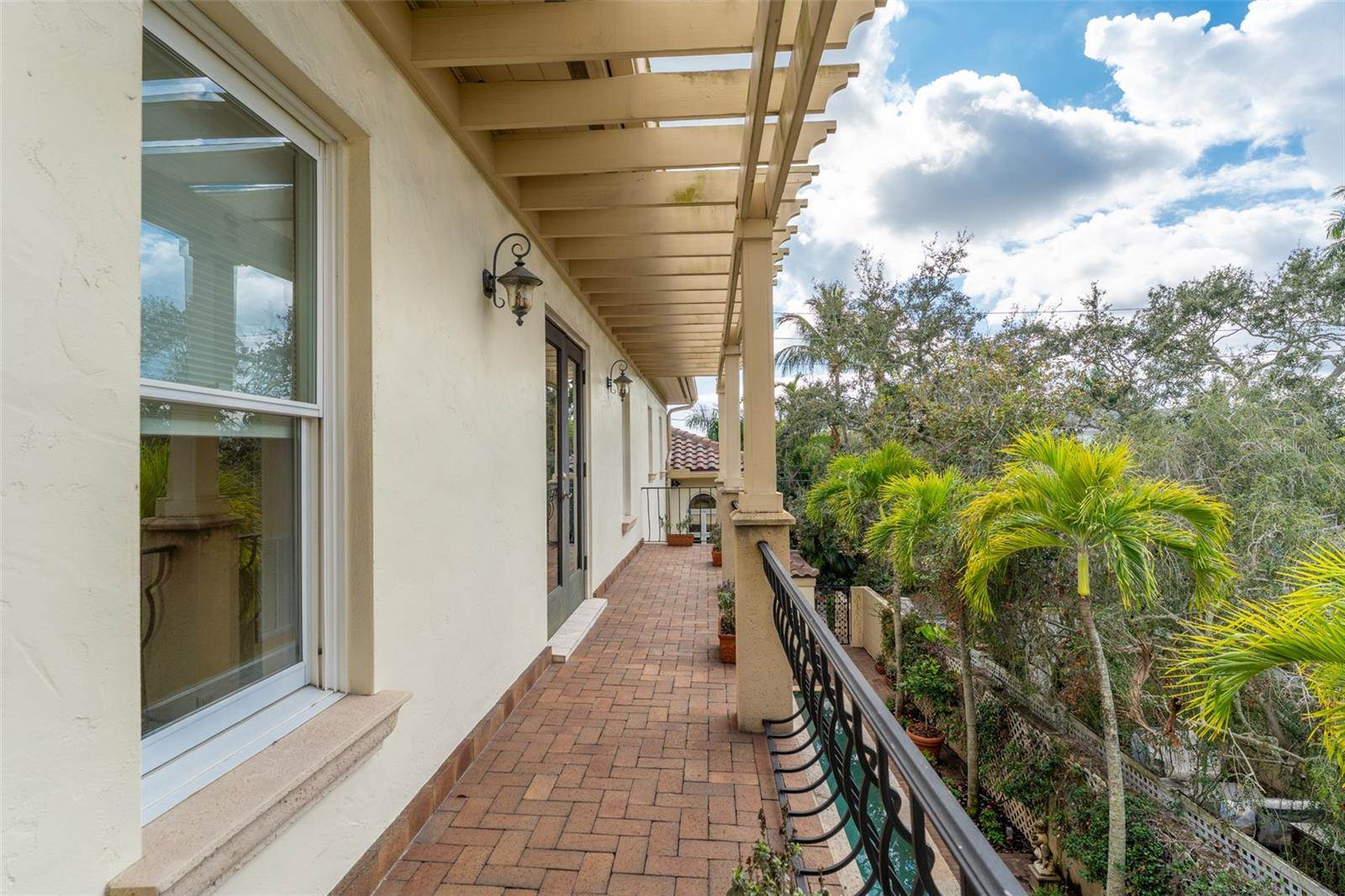 2152 Coffee Pot Boulevard NE, Saint Petersburg, FL 33704