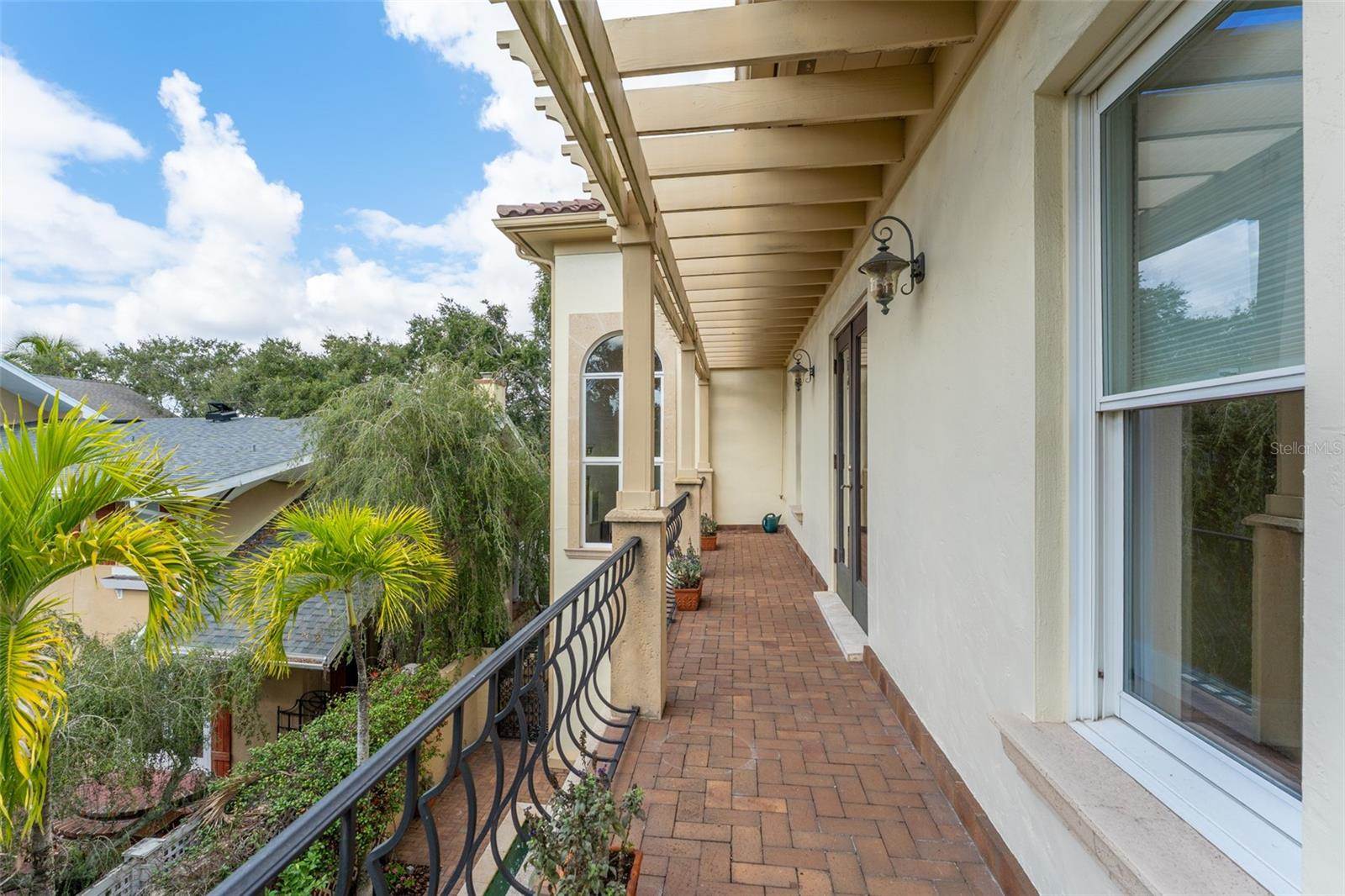 2152 Coffee Pot Boulevard NE, Saint Petersburg, FL 33704