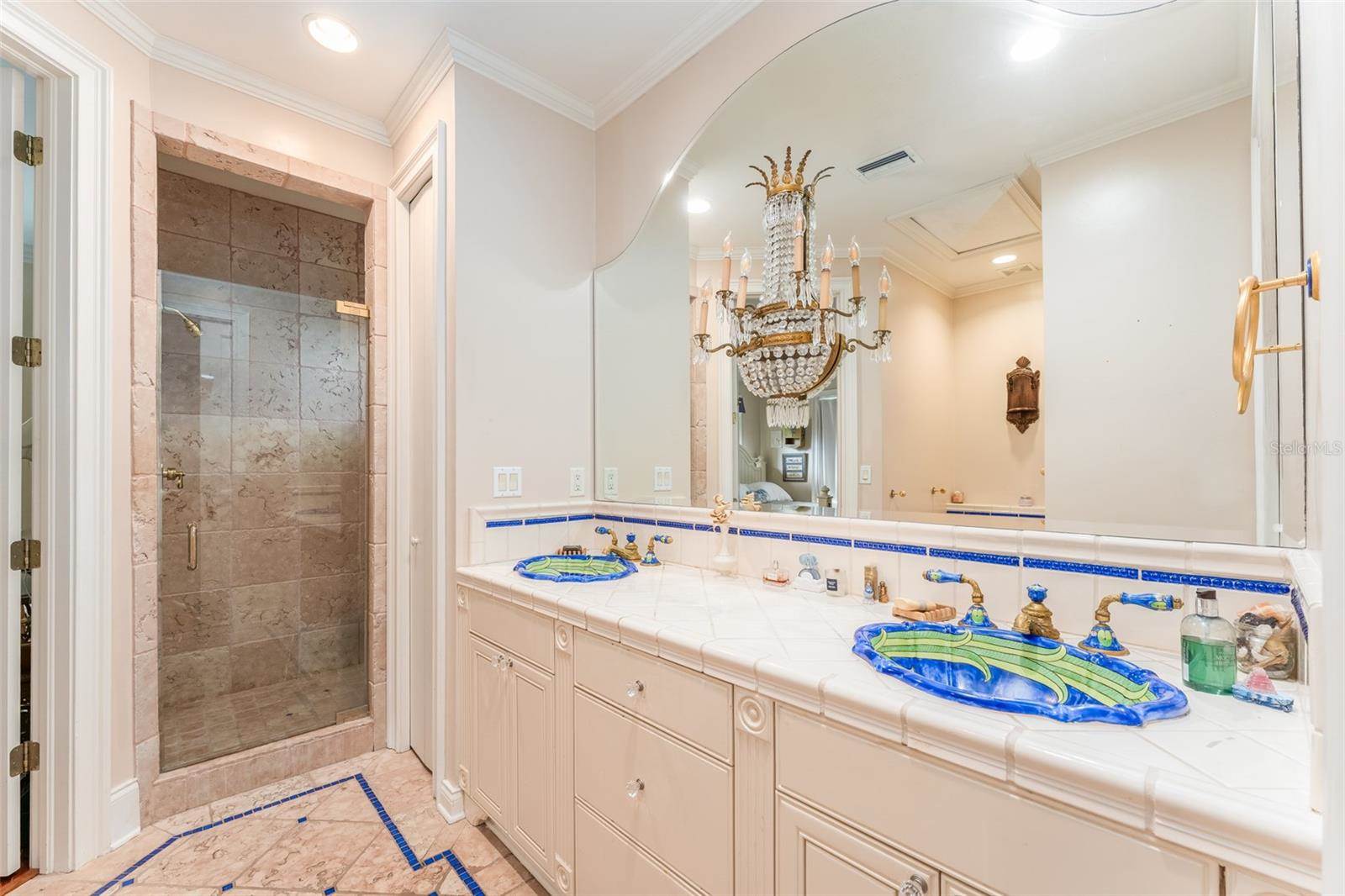 2152 Coffee Pot Boulevard NE, Saint Petersburg, FL 33704