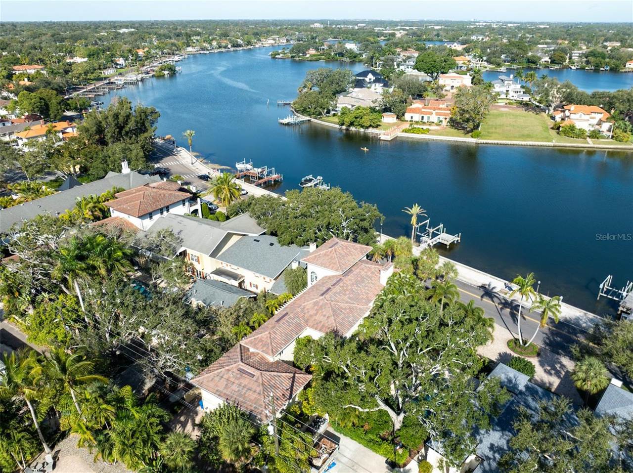 2152 Coffee Pot Boulevard NE, Saint Petersburg, FL 33704