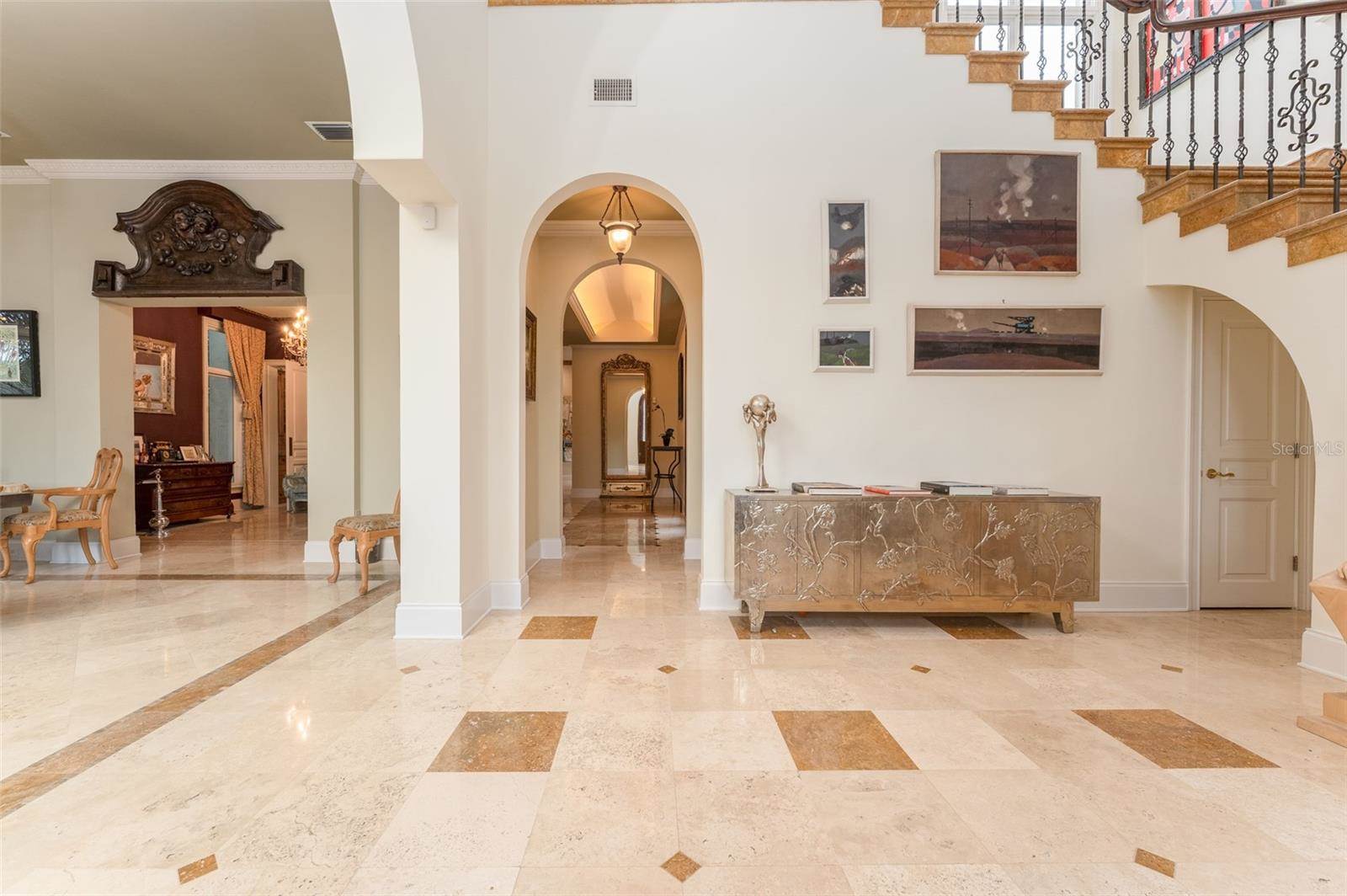 2152 Coffee Pot Boulevard NE, Saint Petersburg, FL 33704