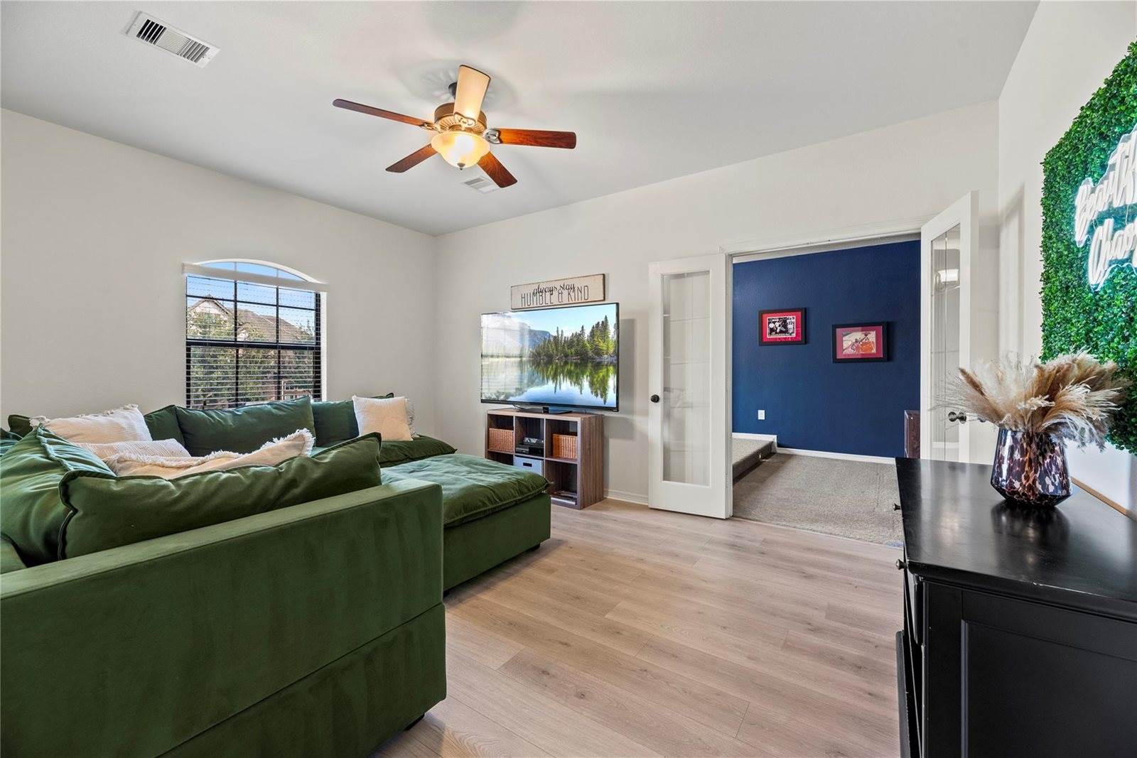 10815 Slumbering Falls Lane, Cypress, TX 77433