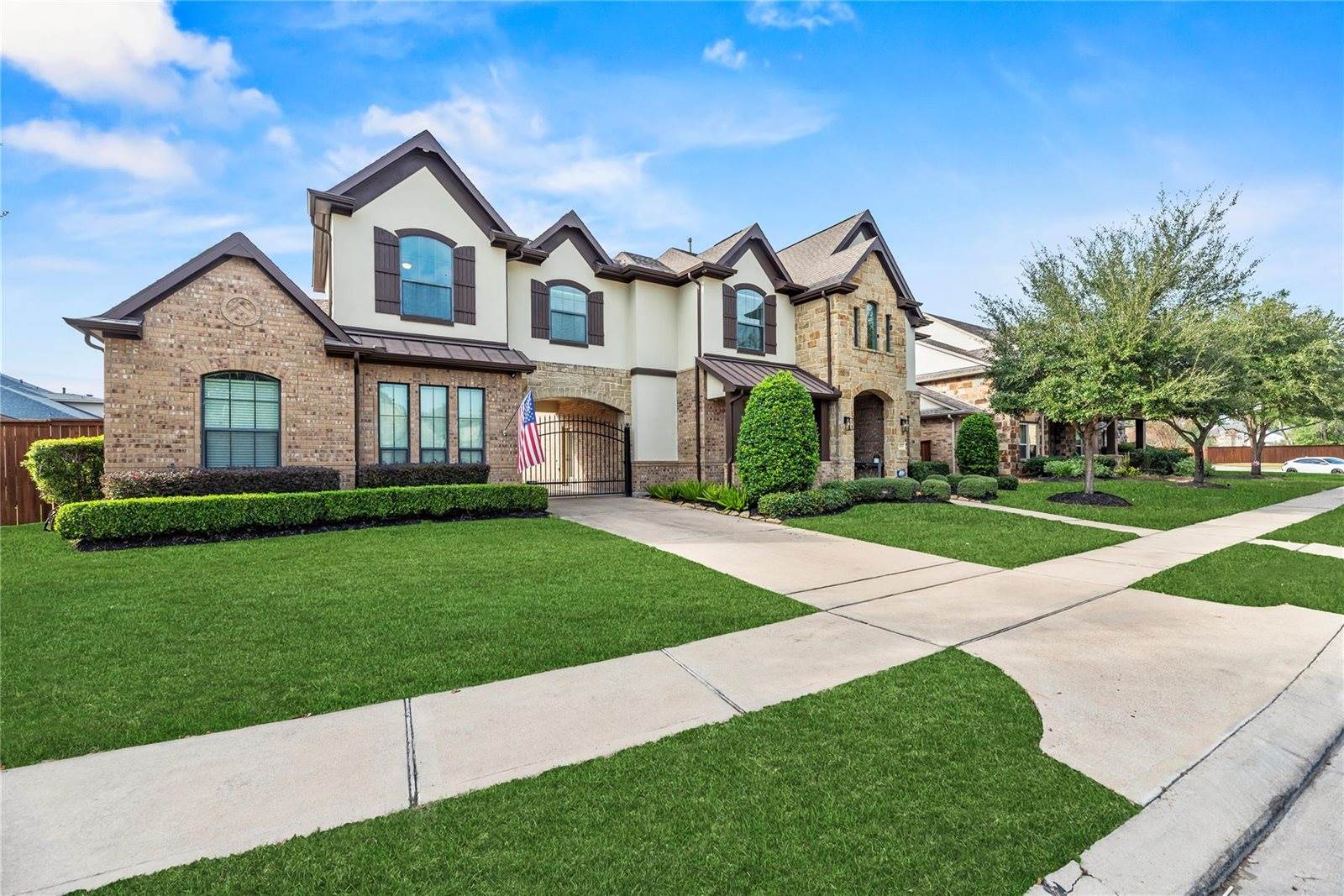 10815 Slumbering Falls Lane, Cypress, TX 77433