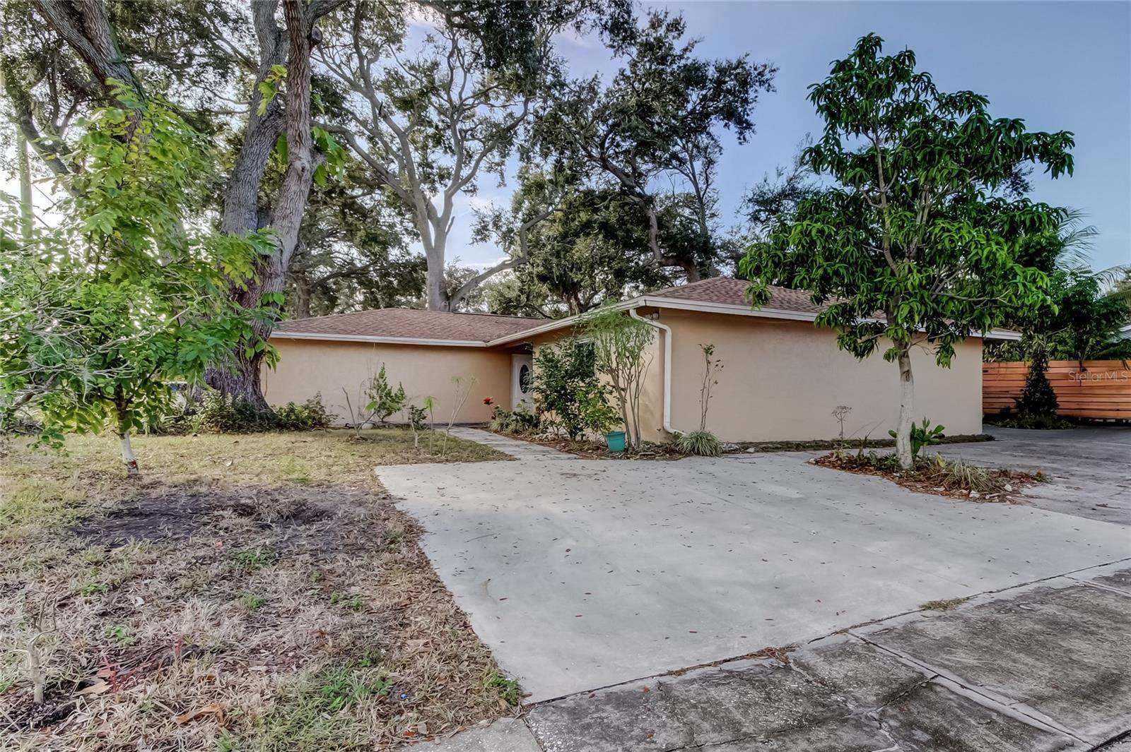 5760 71ST Street North, Saint Petersburg, FL 33709