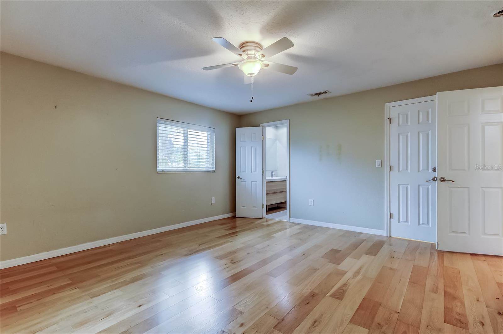 5760 71ST Street North, Saint Petersburg, FL 33709