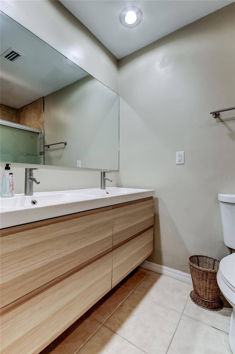 5760 71ST Street North, Saint Petersburg, FL 33709