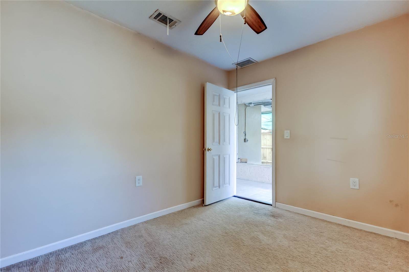 5760 71ST Street North, Saint Petersburg, FL 33709