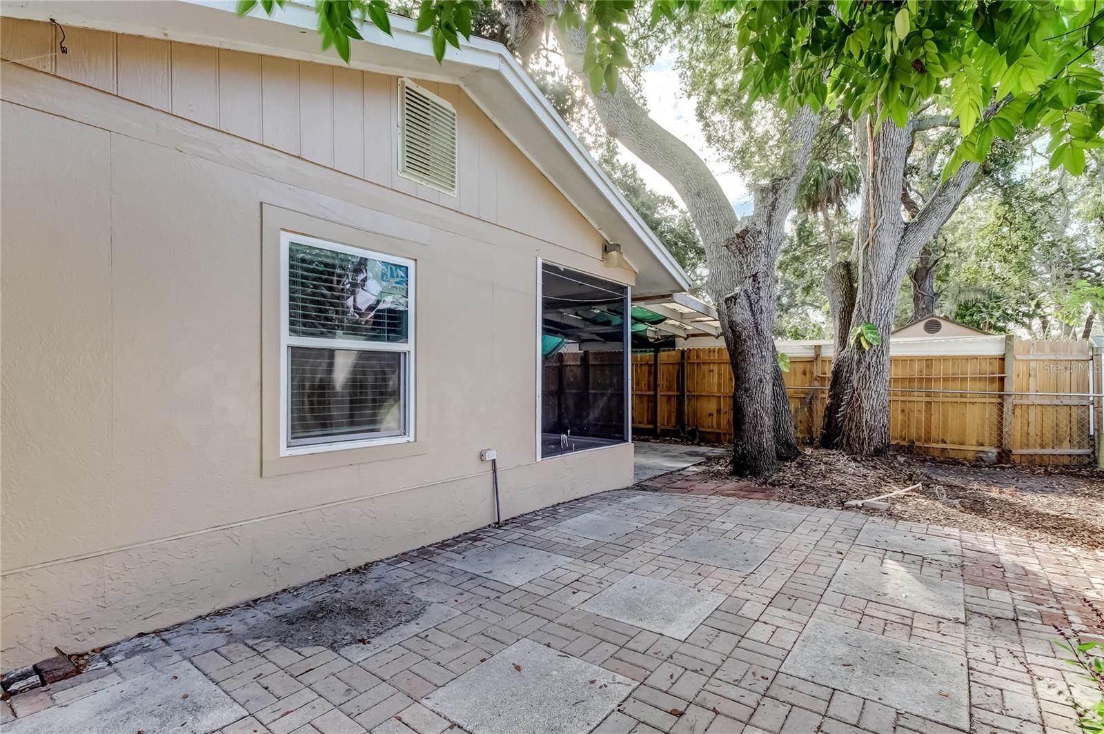 5760 71ST Street North, Saint Petersburg, FL 33709