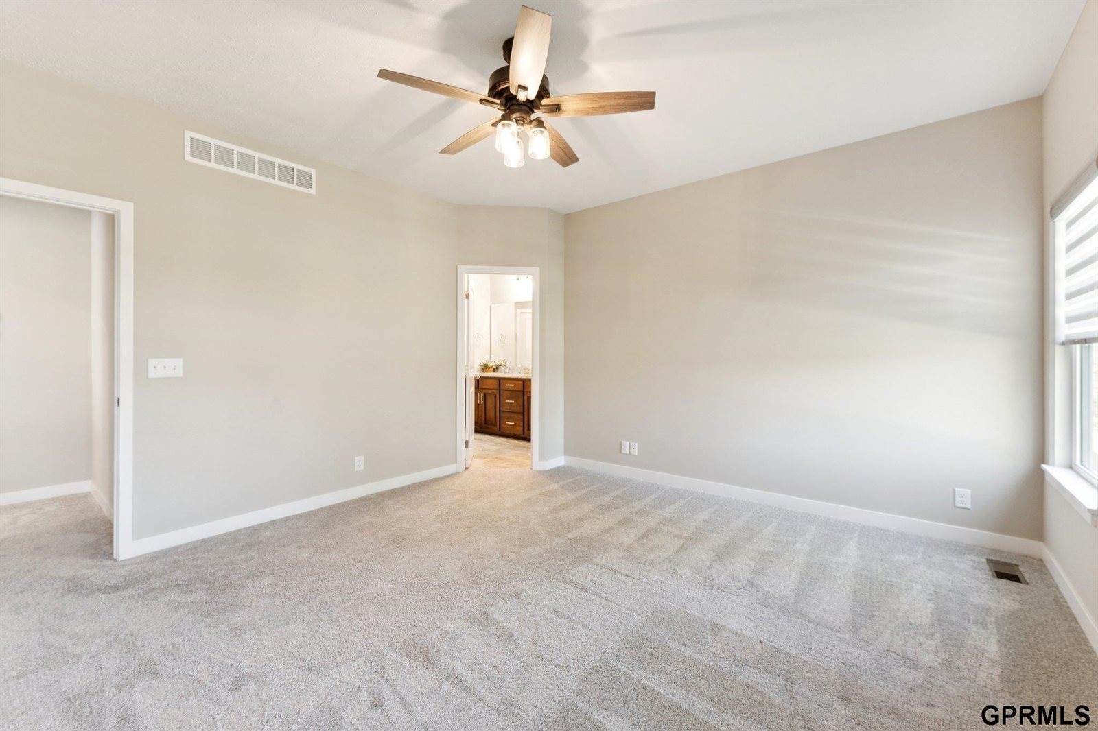 17676 Potter Street, Bennington, NE 68007