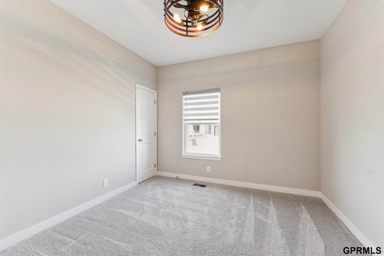 17676 Potter Street, Bennington, NE 68007