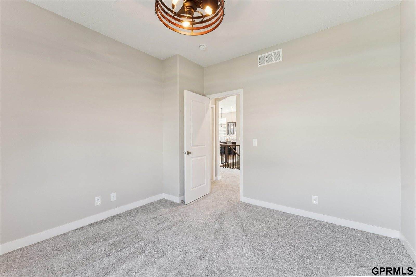 17676 Potter Street, Bennington, NE 68007