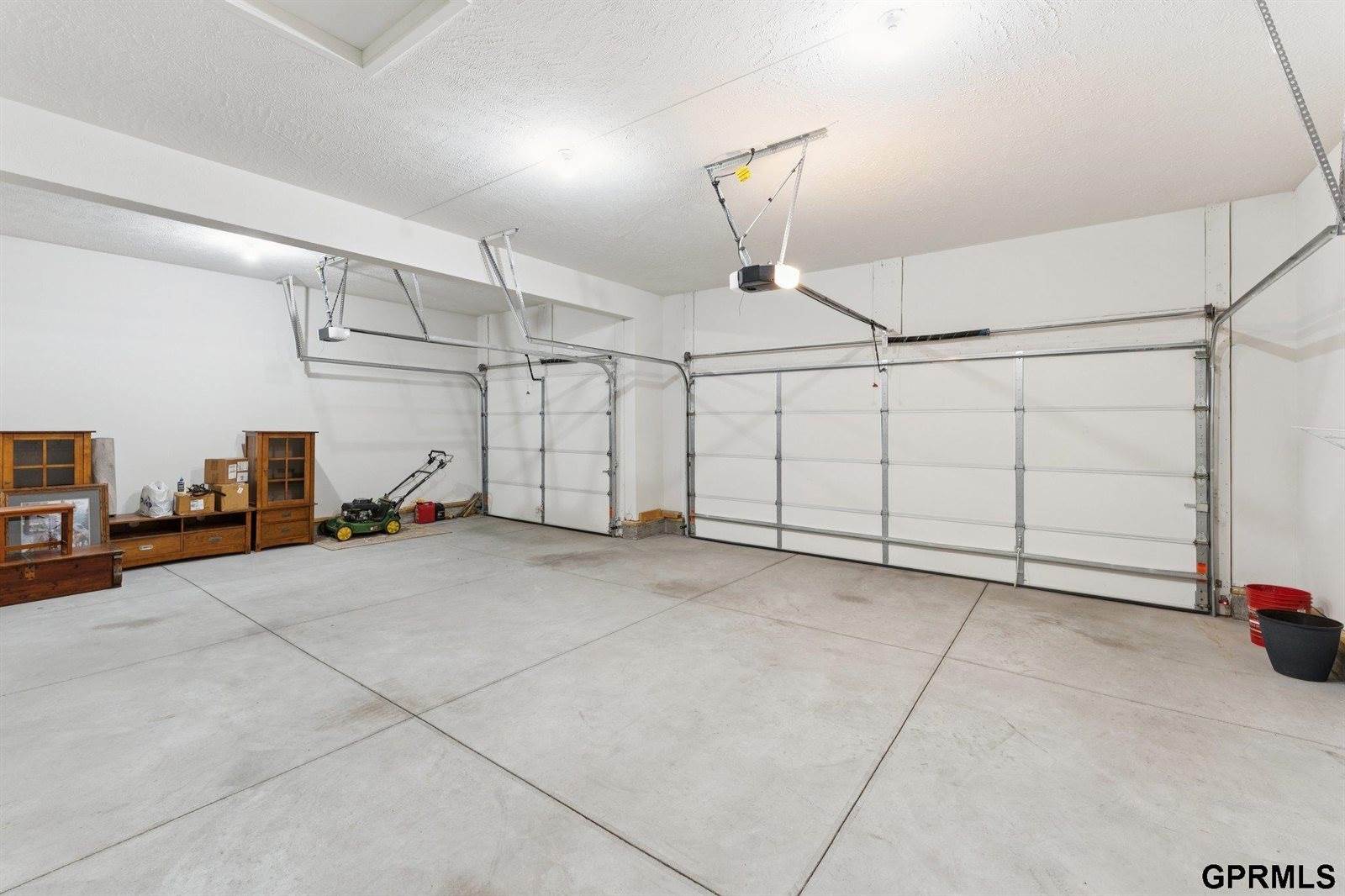 17676 Potter Street, Bennington, NE 68007