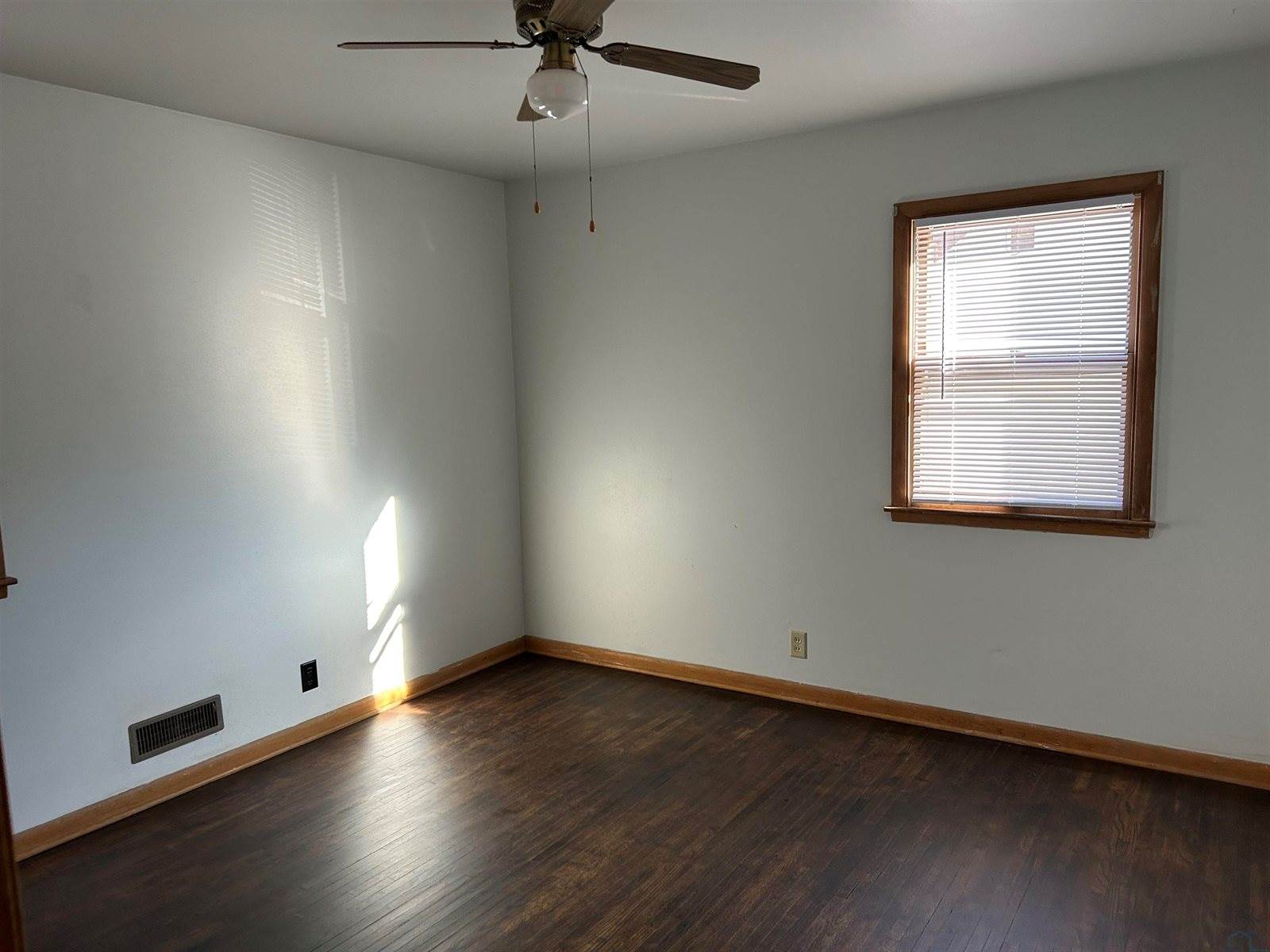 1309 29th St., Sioux City, IA 51104