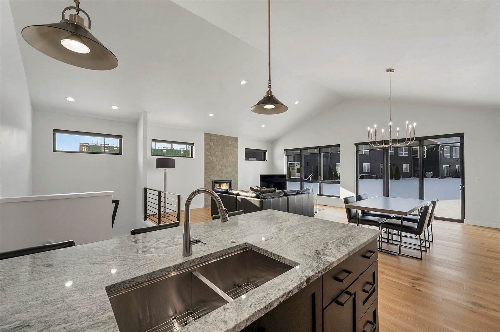 396 Aldon Circle, Green Bay, WI 54304