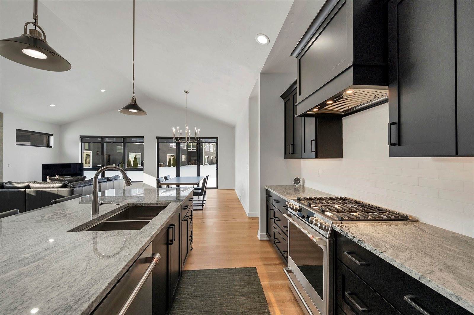 396 Aldon Circle, Green Bay, WI 54304