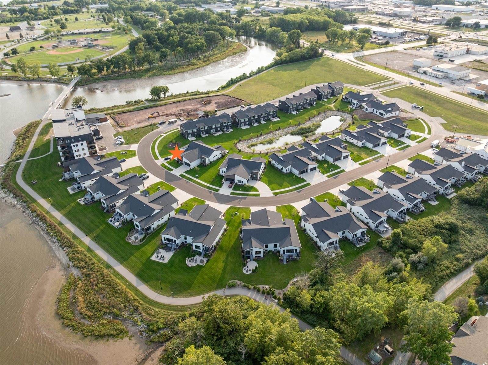 396 Aldon Circle, Green Bay, WI 54304