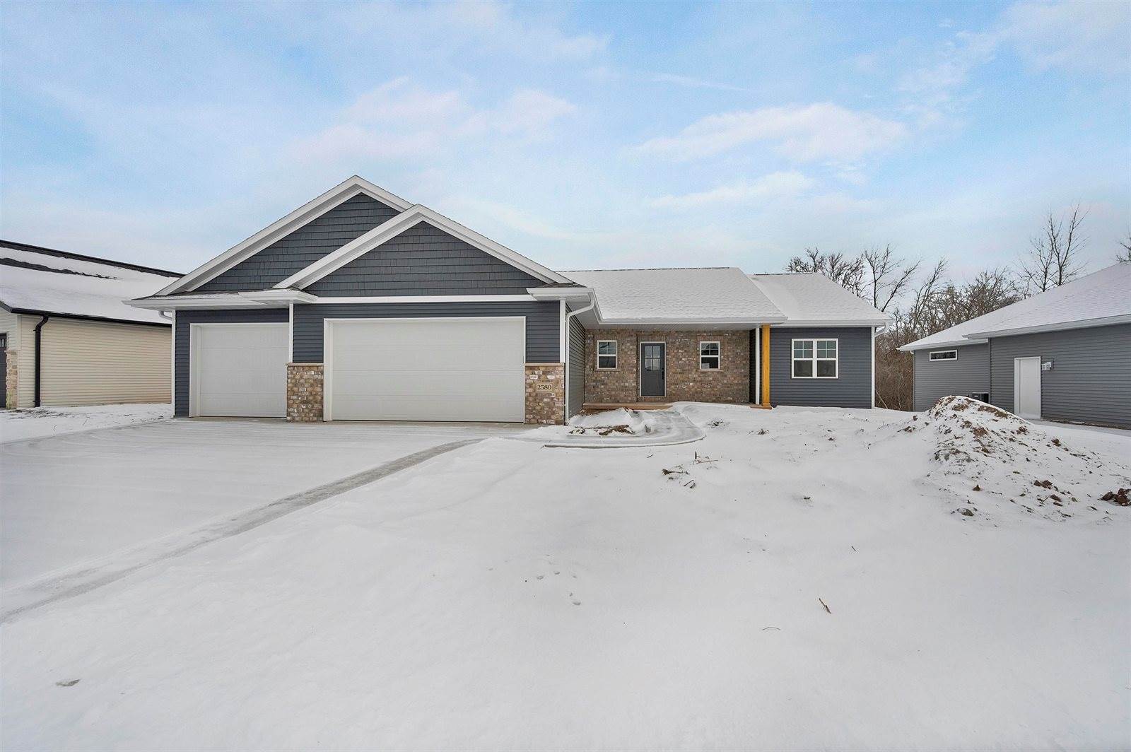 2580 North Stellita Circle, De Pere, WI 54115