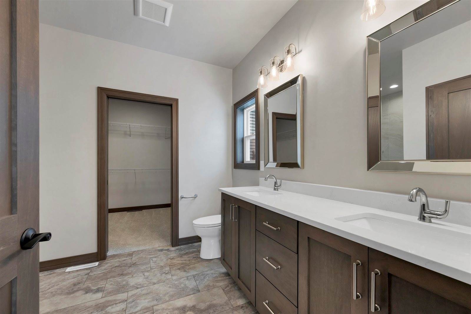 2580 North Stellita Circle, De Pere, WI 54115