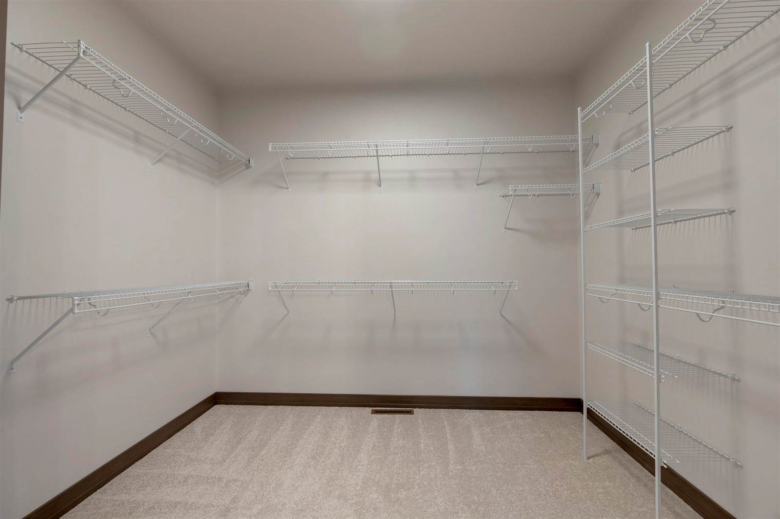 2580 North Stellita Circle, De Pere, WI 54115