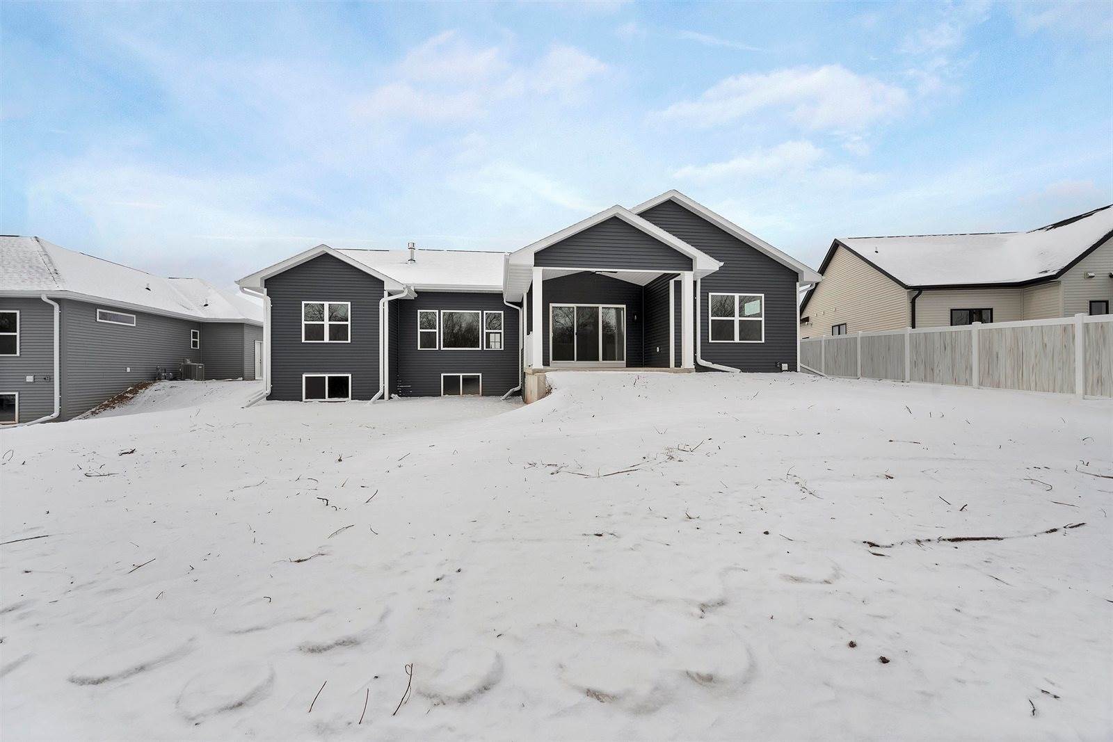 2580 North Stellita Circle, De Pere, WI 54115